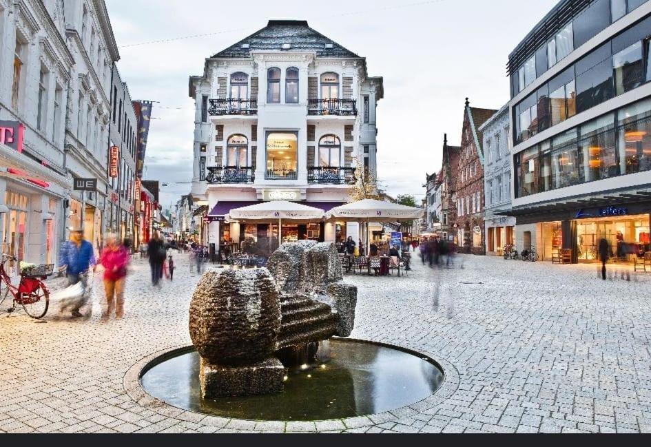 Hafenperle Ferienwohnung Am Alten Stadthafen In Oldenburg - Zentrale City Lage Dış mekan fotoğraf